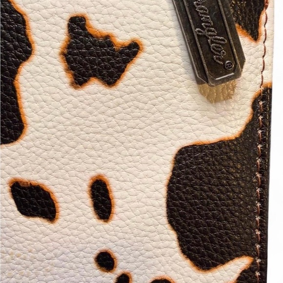 Wrangler Cowhide Pattern Wallet with Tan Accents - Picture 3 of 7